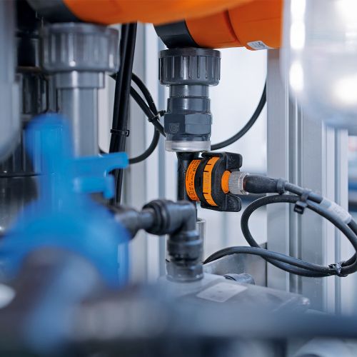 Vortex sensor on a pipe