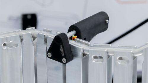 锁止销可防止空调管移出检具