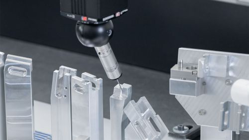 位于金属支柱上方的量针