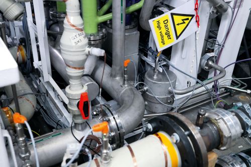 已安装传感器的氢气推进系统