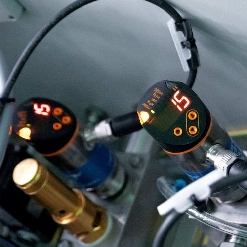 Two pressure sensors inside the ventilator