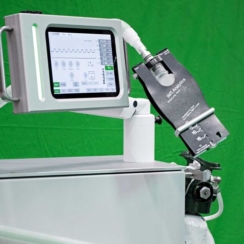 A graphic display shows the ventilation rhythm and other important parameters