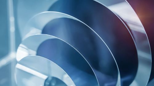 文章的预告图片： 半导体和光伏太阳能. 智能制造提高了设备可用性和晶圆质量。工业 4.0 进一步推动效率与可持续性的提升。