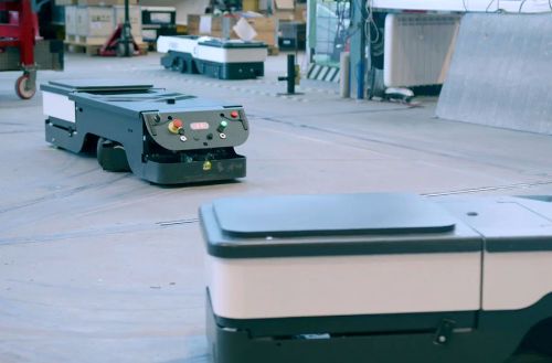 文章的预告图片： 应用报告：ASTI. AGV解决方案