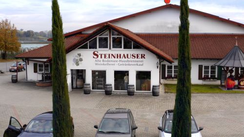 文章的预告图片： Traditional Steinhauser distillery and moneo. Digitisation of a distillery with ifm sensors and moneo